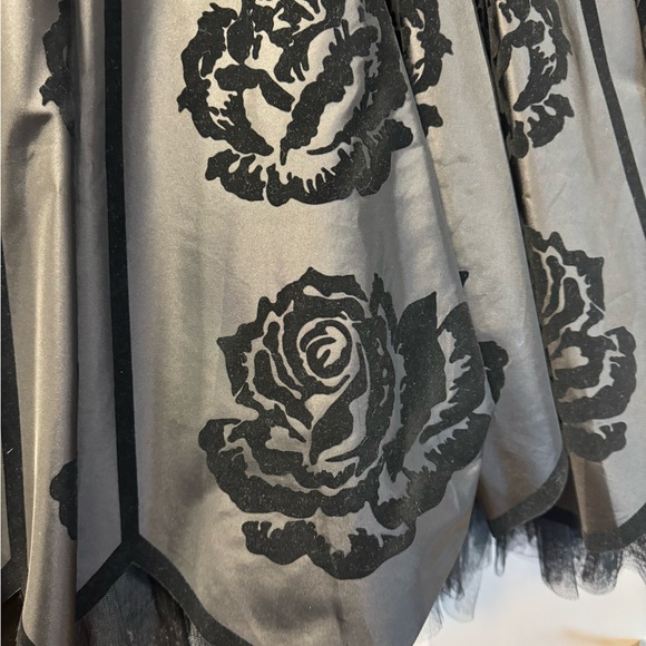 Betsey Johnson Crushed velvet roses skater flare - Picture 4 of 6